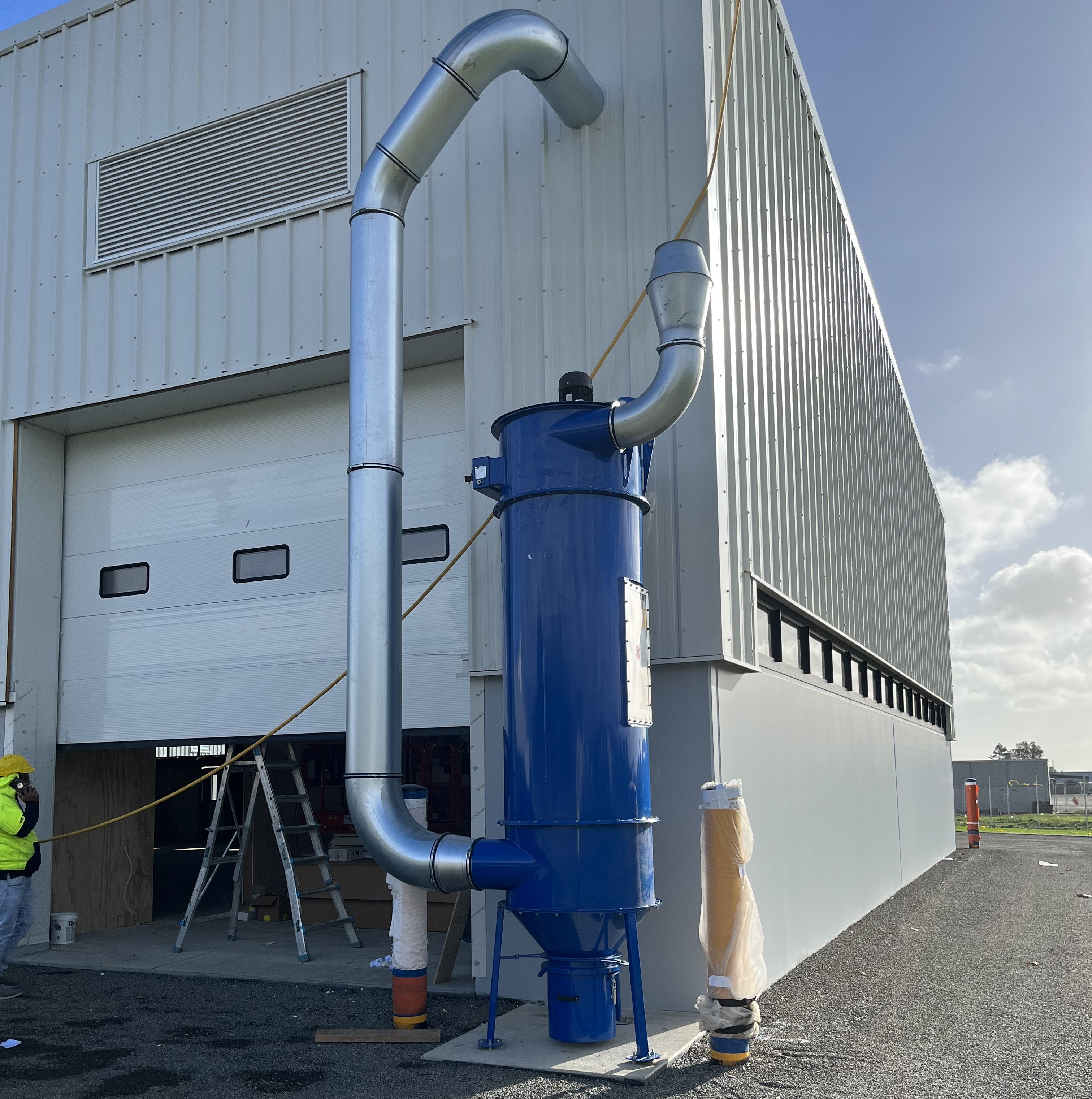 Large volumes of fumes are successfully filtered by ATEX approved cartridge filter